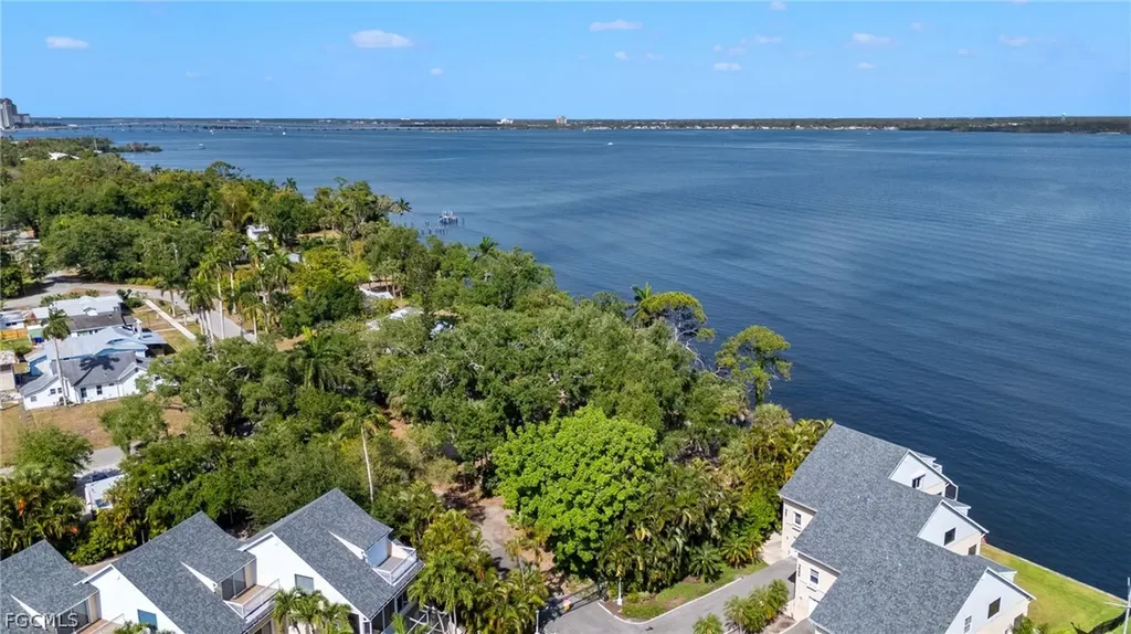 3541-3543 E Riverside Drive Fort Myers FL 33916