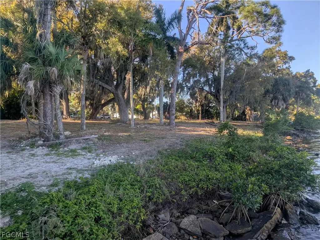 3541-3543 E Riverside Drive Fort Myers FL 33916