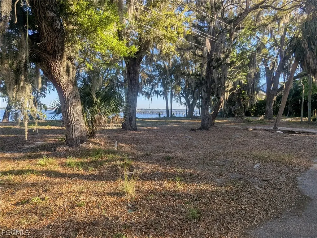 3541-3543 E Riverside Drive Fort Myers FL 33916