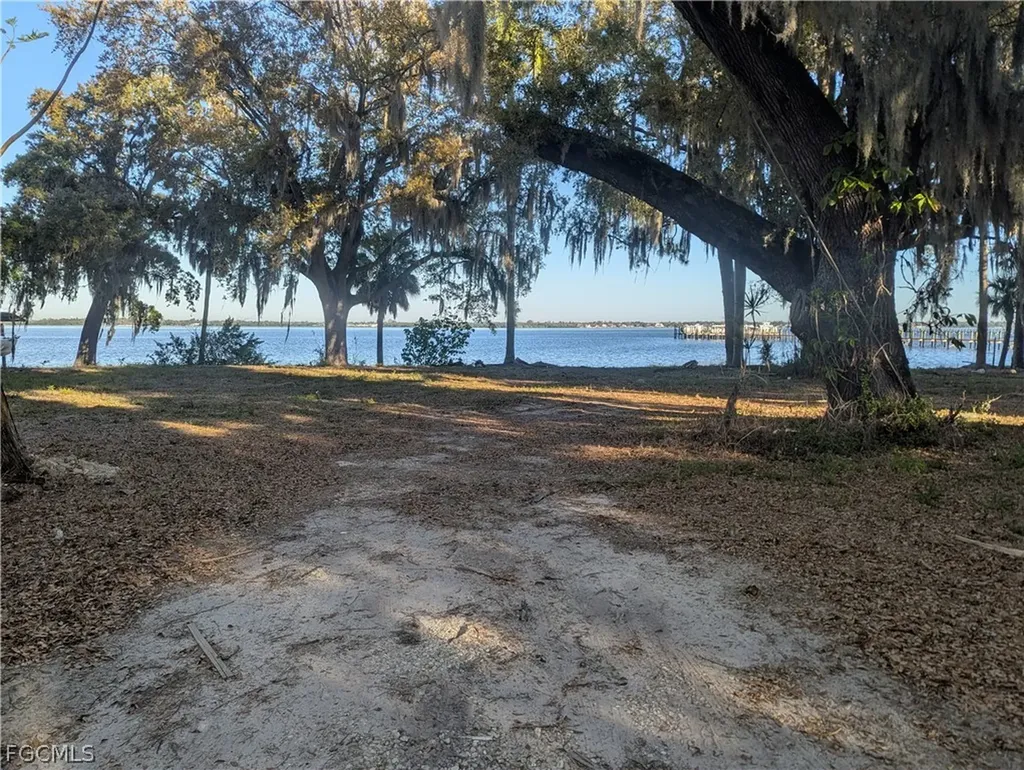 3541-3543 E Riverside Drive Fort Myers FL 33916