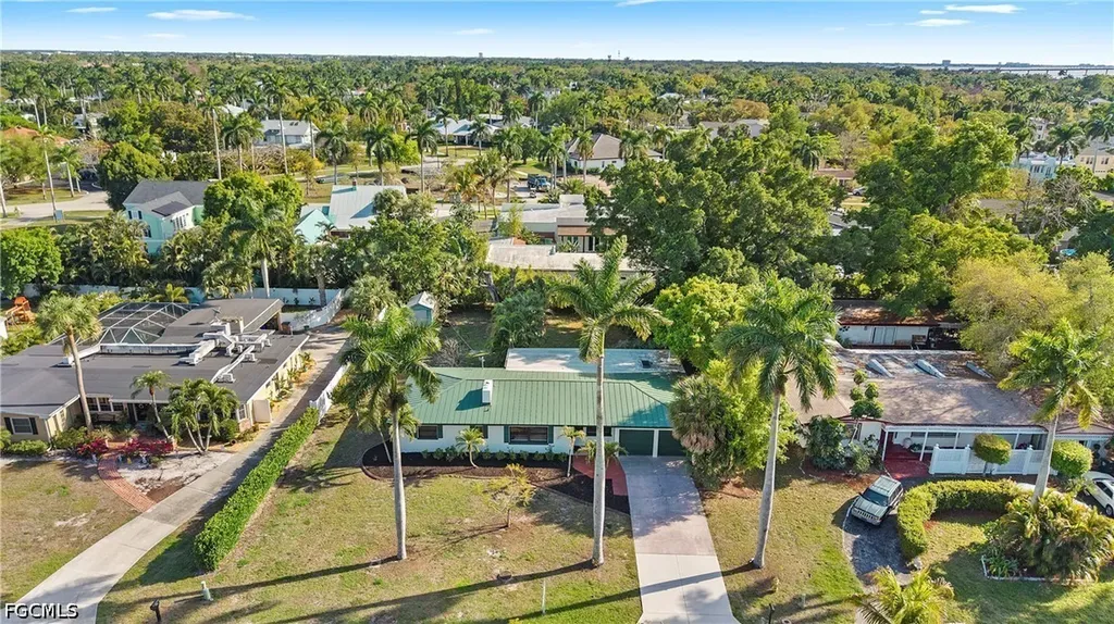 1320 Miracle Lane Fort Myers FL 33901