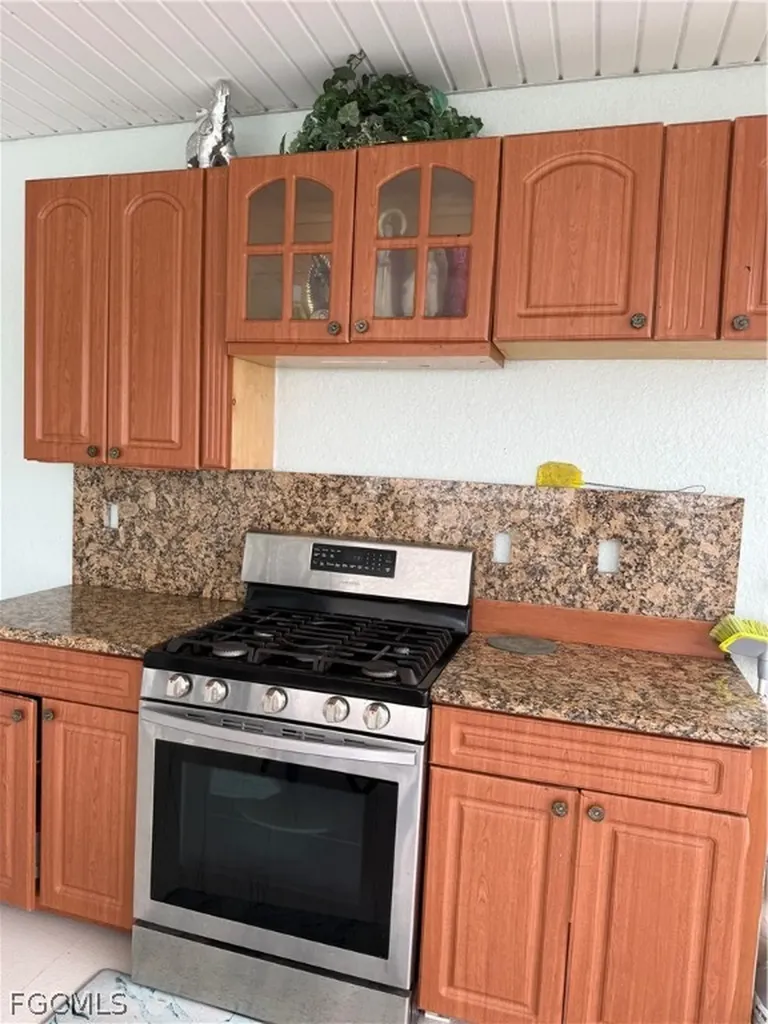 110 SW 21st Place Cape Coral FL 33991