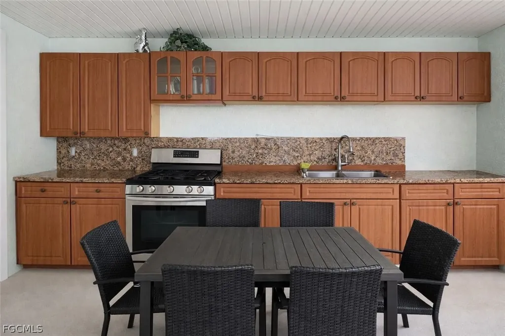 110 SW 21st Place Cape Coral FL 33991