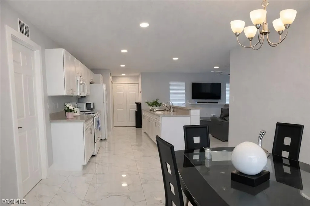 110 SW 21st Place Cape Coral FL 33991
