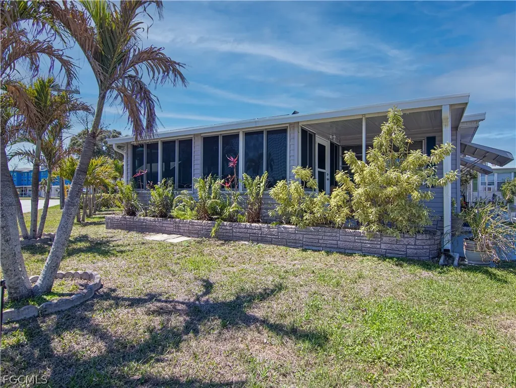 150 Overland Trail North Fort Myers FL 33917