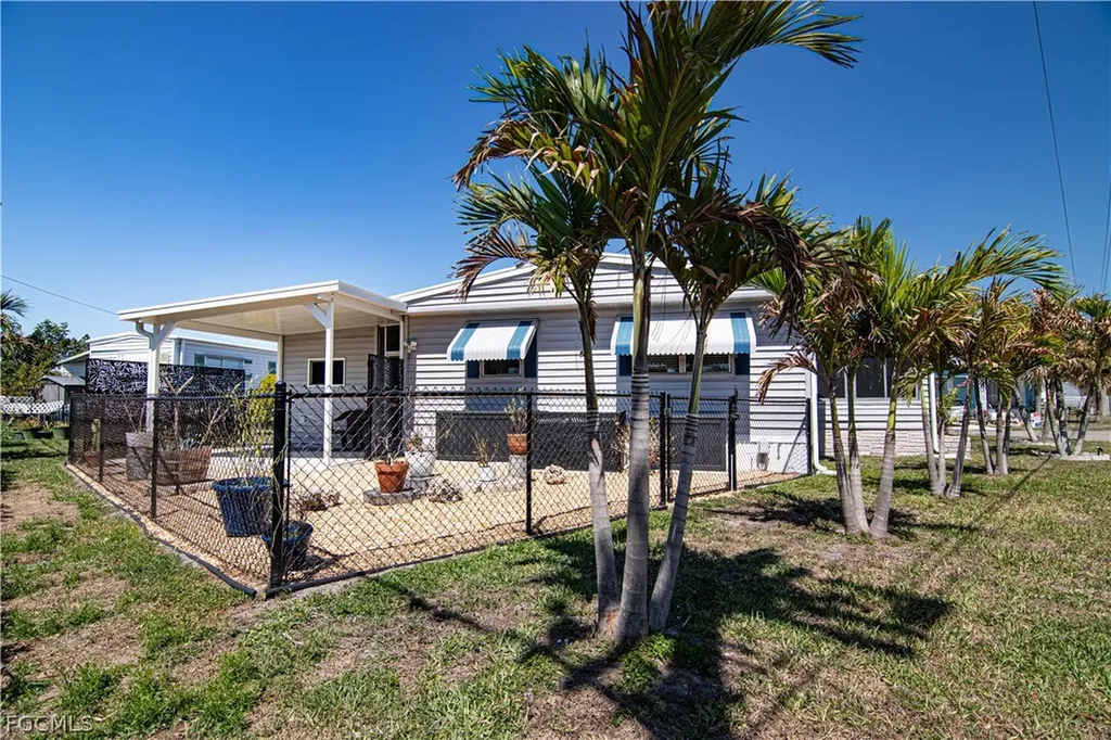 150 Overland Trail North Fort Myers FL 33917