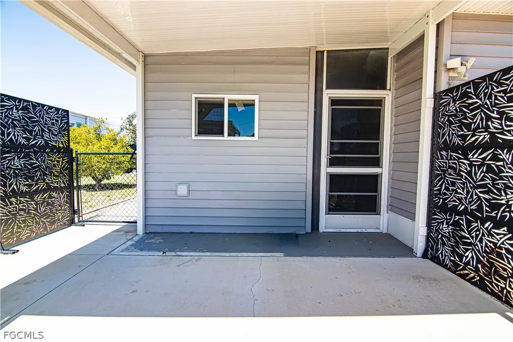 150 Overland Trail North Fort Myers FL 33917