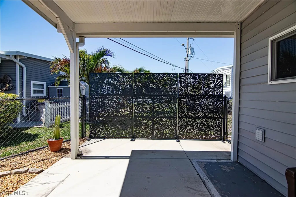 150 Overland Trail North Fort Myers FL 33917