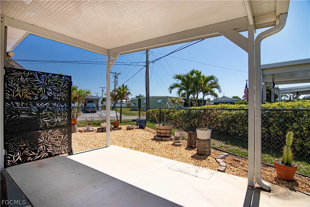 150 Overland Trail North Fort Myers FL 33917
