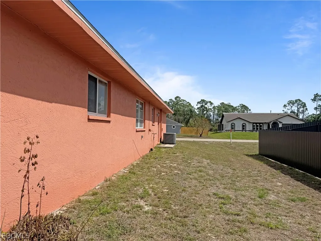 209 Mcarthur Avenue Lehigh Acres FL 33936