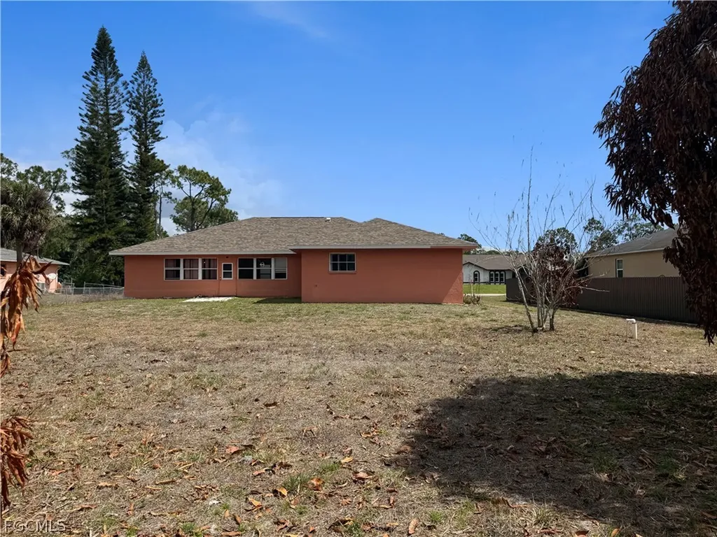 209 Mcarthur Avenue Lehigh Acres FL 33936