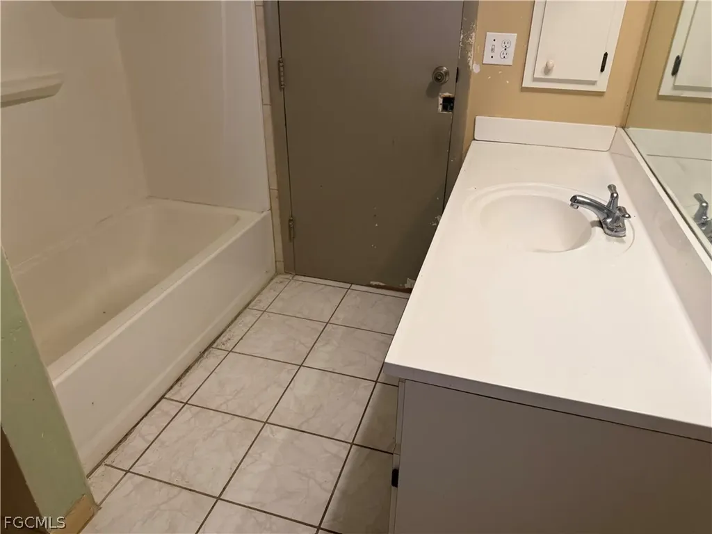 209 Mcarthur Avenue Lehigh Acres FL 33936