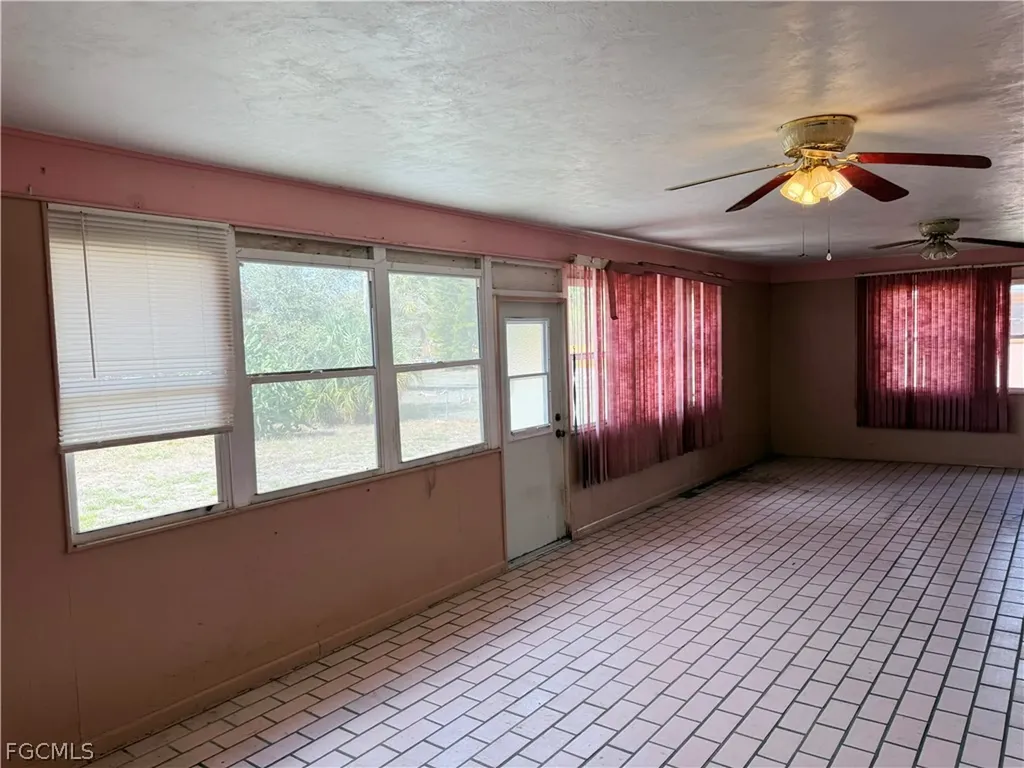 209 Mcarthur Avenue Lehigh Acres FL 33936