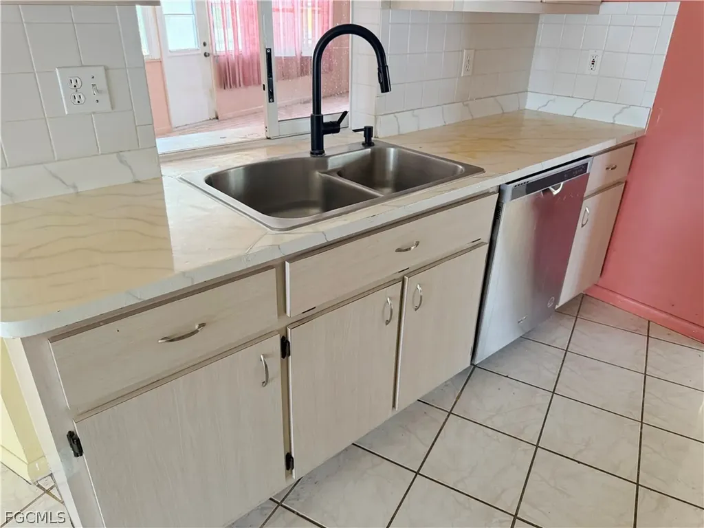 209 Mcarthur Avenue Lehigh Acres FL 33936