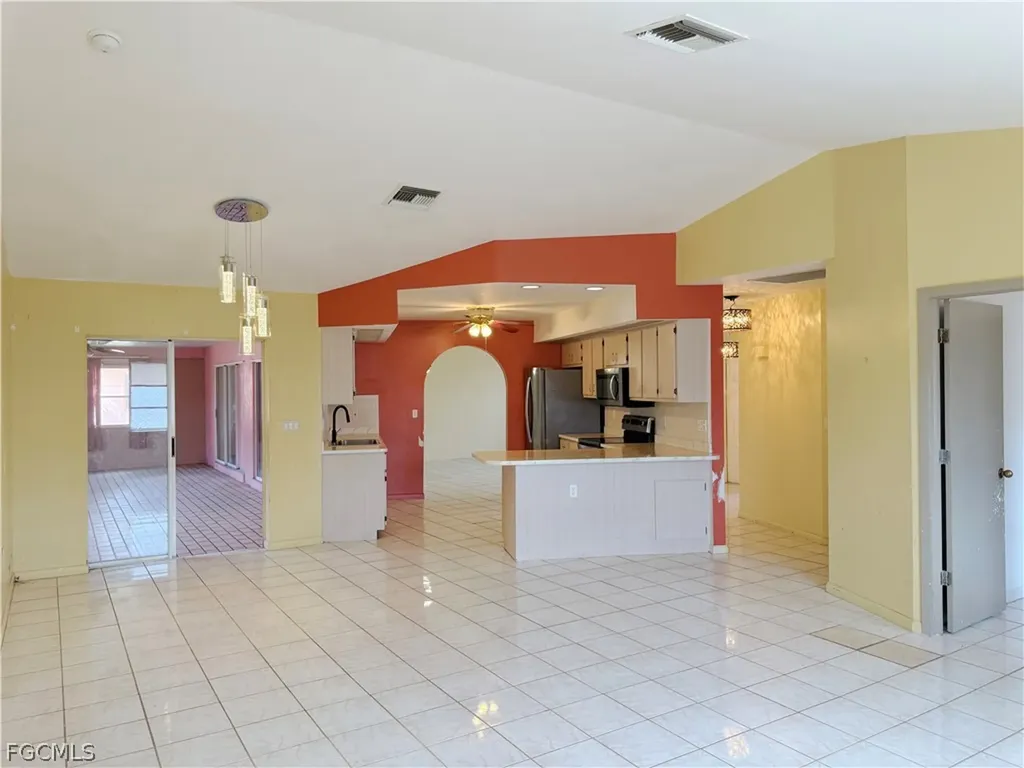 209 Mcarthur Avenue Lehigh Acres FL 33936