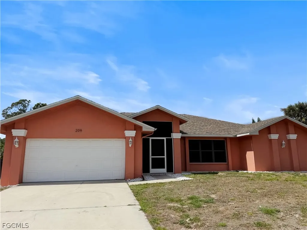 209 Mcarthur Avenue Lehigh Acres FL 33936