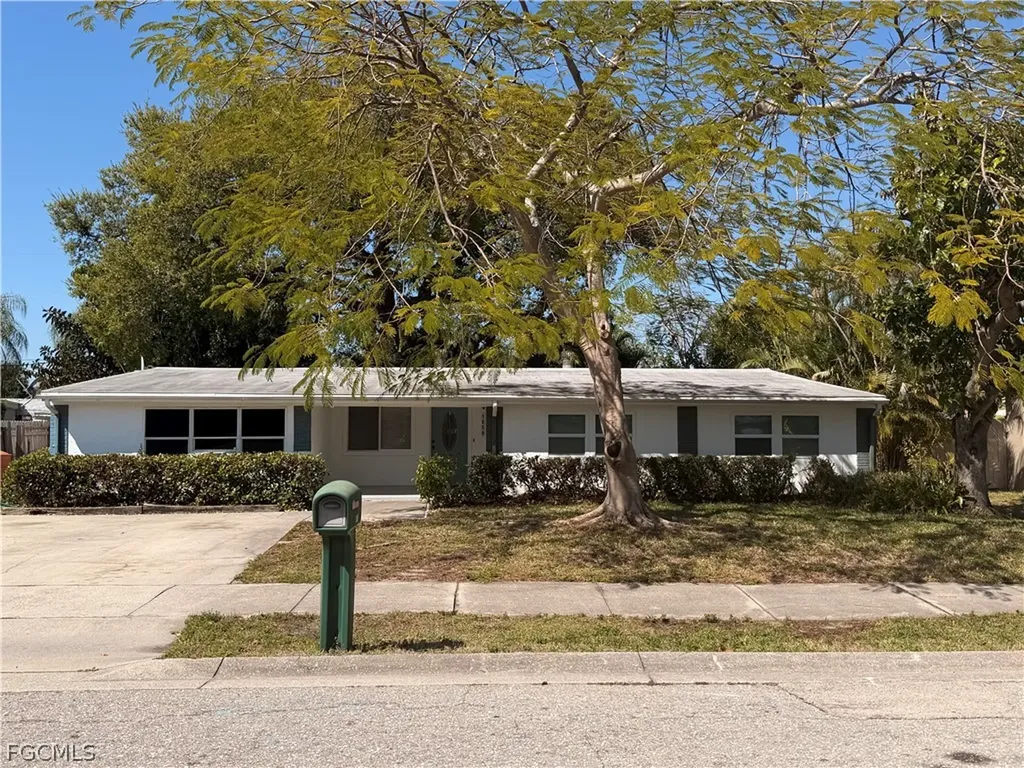1659 Ricardo Avenue Fort Myers FL 33901