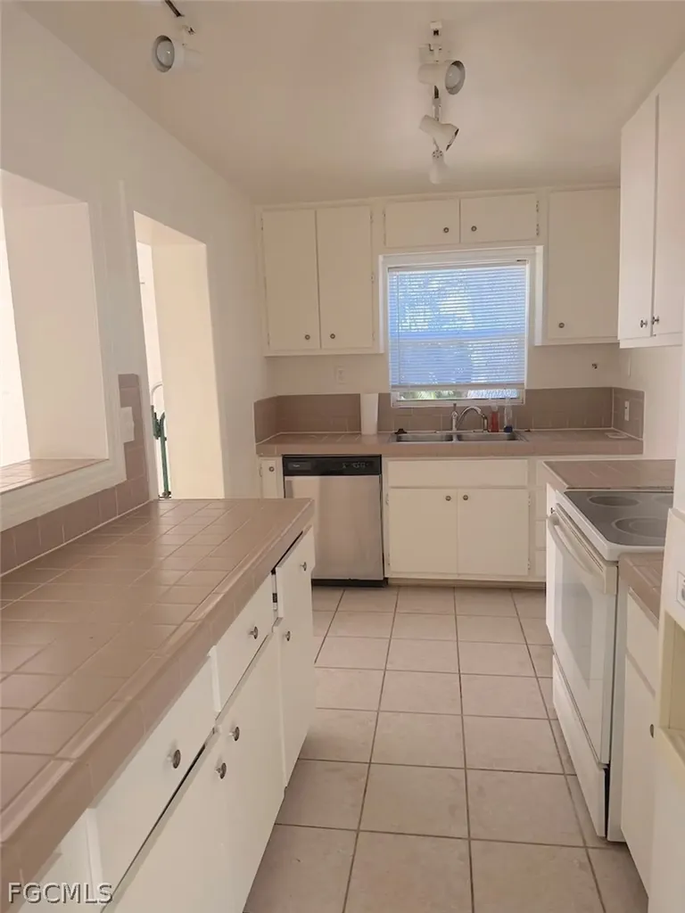 1659 Ricardo Avenue Fort Myers FL 33901