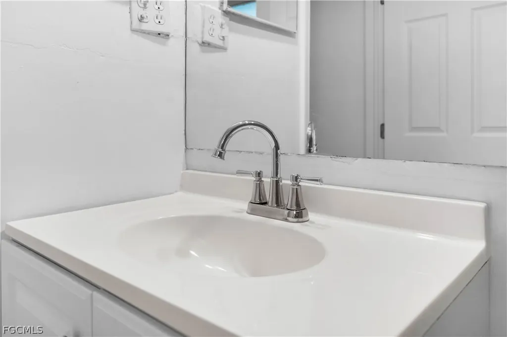 48 Victoria Drive North Fort Myers FL 33917