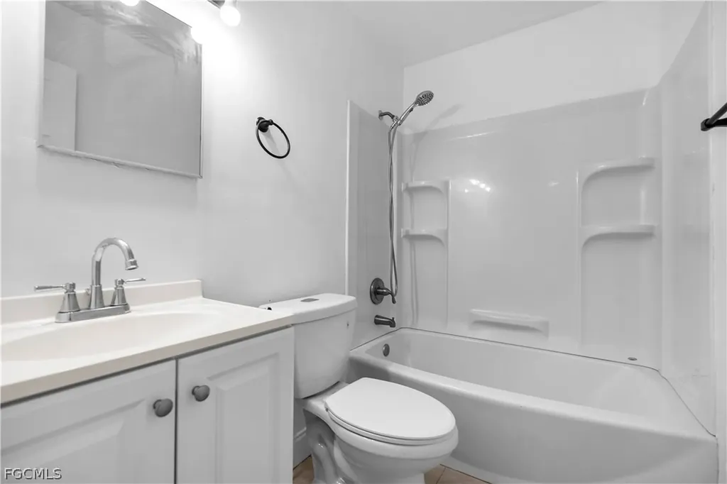 48 Victoria Drive North Fort Myers FL 33917