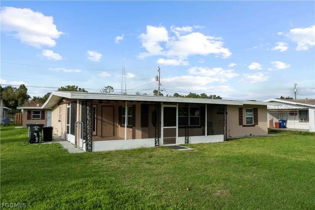 48 Victoria Drive North Fort Myers FL 33917