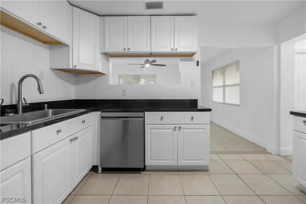 48 Victoria Drive North Fort Myers FL 33917