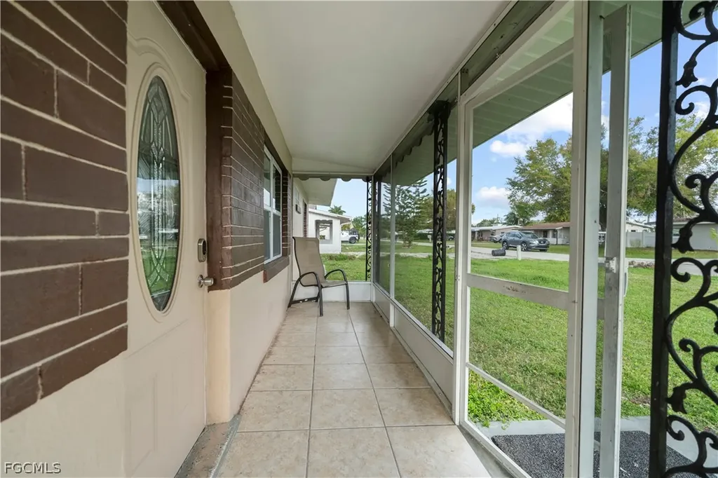 48 Victoria Drive North Fort Myers FL 33917