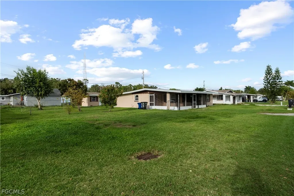 48 Victoria Drive North Fort Myers FL 33917