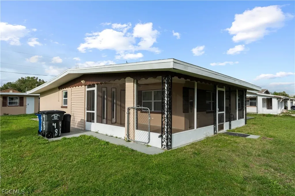 48 Victoria Drive North Fort Myers FL 33917