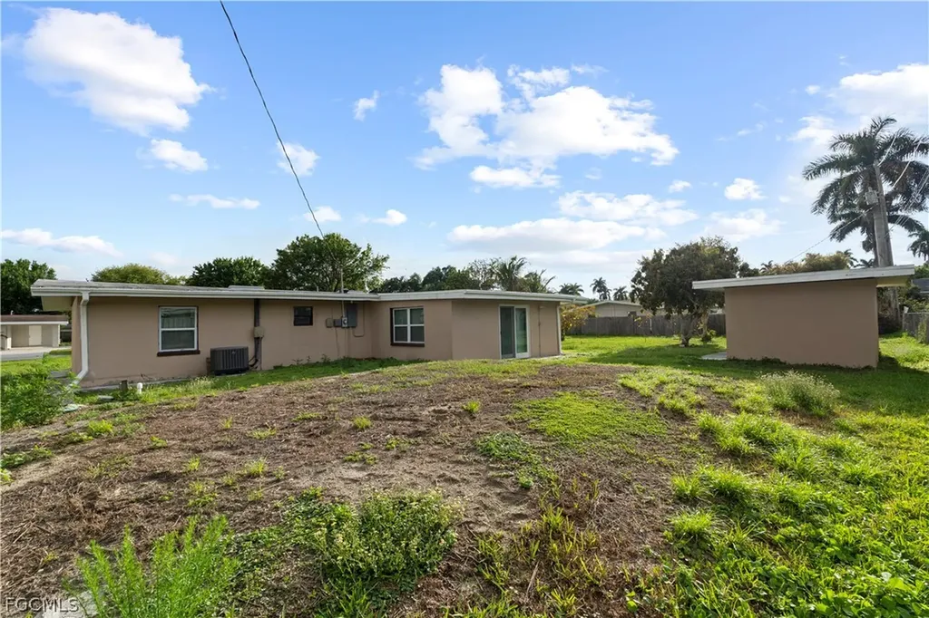 48 Victoria Drive North Fort Myers FL 33917