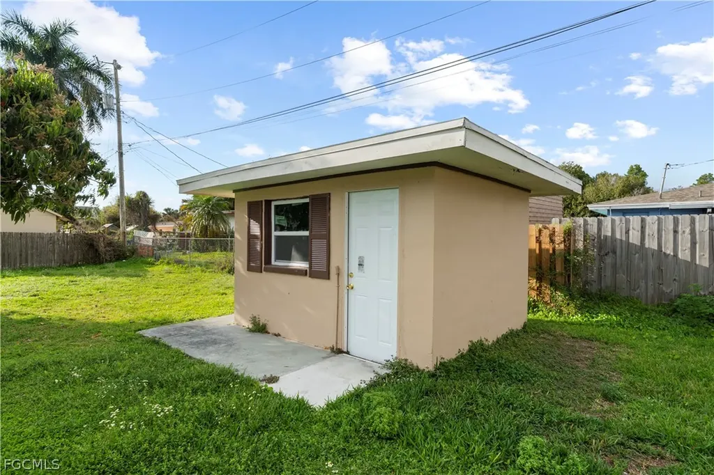 48 Victoria Drive North Fort Myers FL 33917