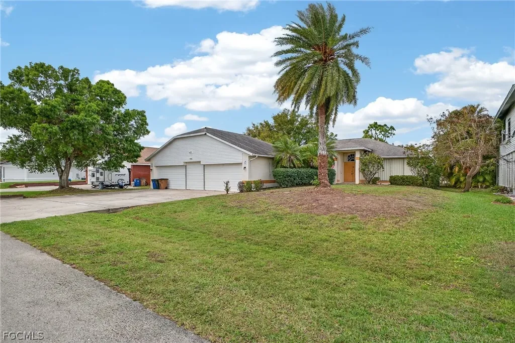 6890 Circle Drive Fort Myers FL 33905
