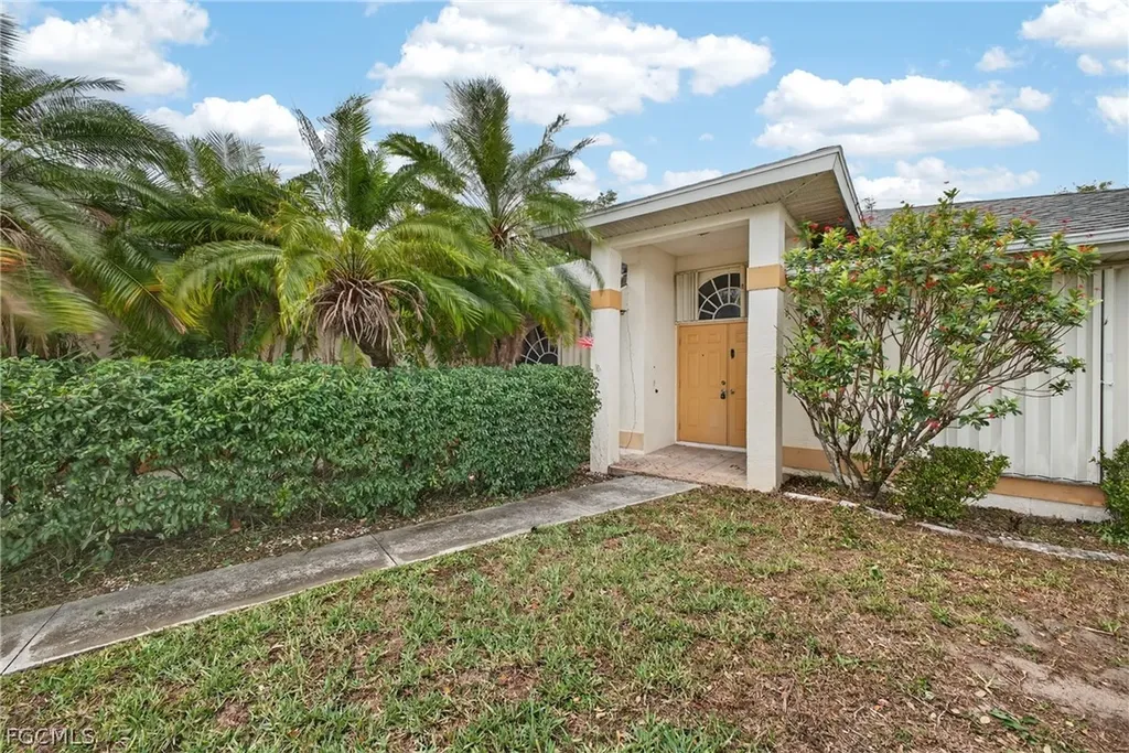 6890 Circle Drive Fort Myers FL 33905