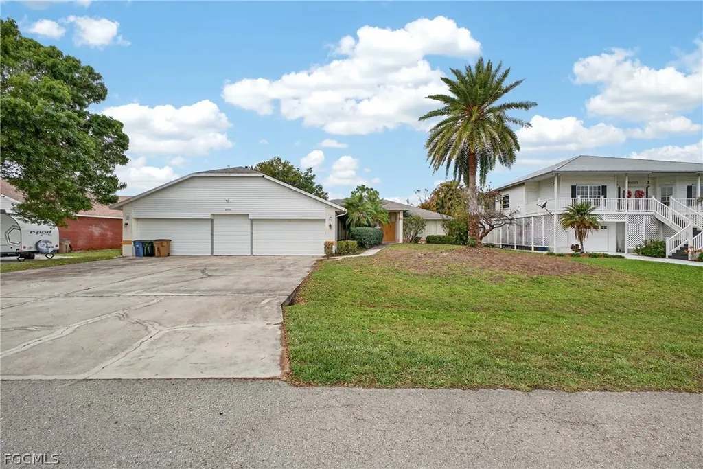 6890 Circle Drive Fort Myers FL 33905