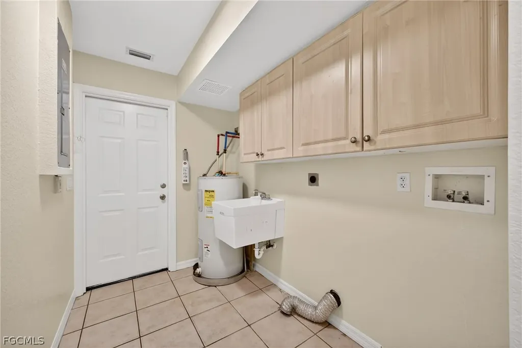 6890 Circle Drive Fort Myers FL 33905