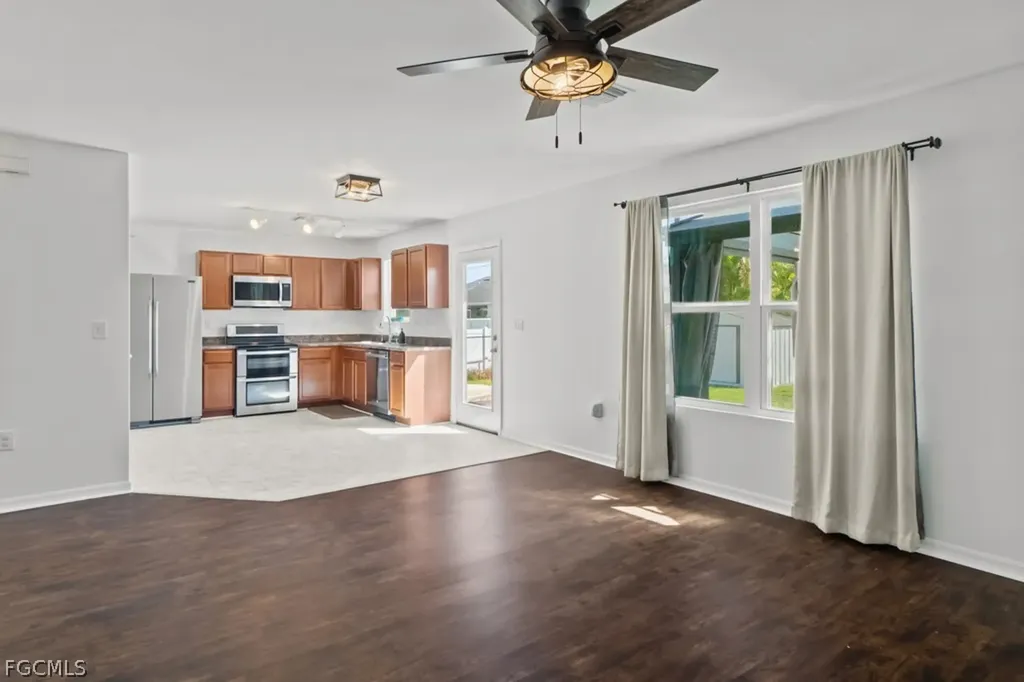 2719 NE 6th Place Cape Coral FL 33909
