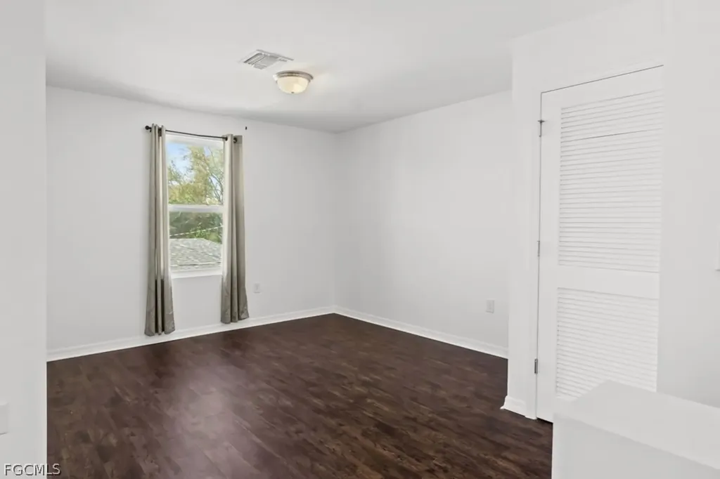 2719 NE 6th Place Cape Coral FL 33909