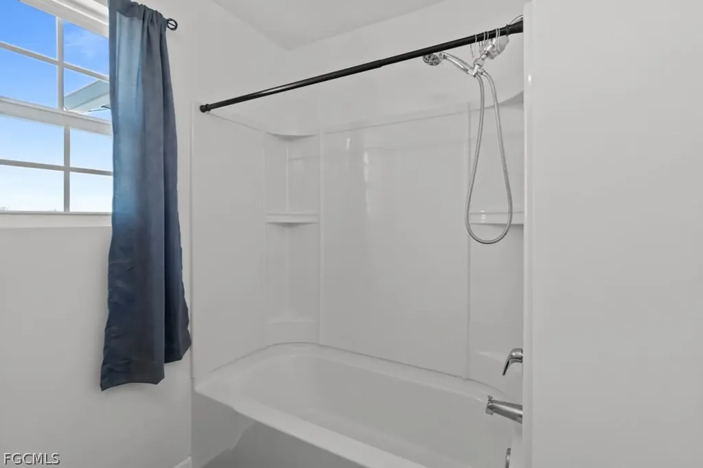 2719 NE 6th Place Cape Coral FL 33909
