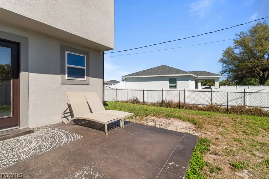 2719 NE 6th Place Cape Coral FL 33909