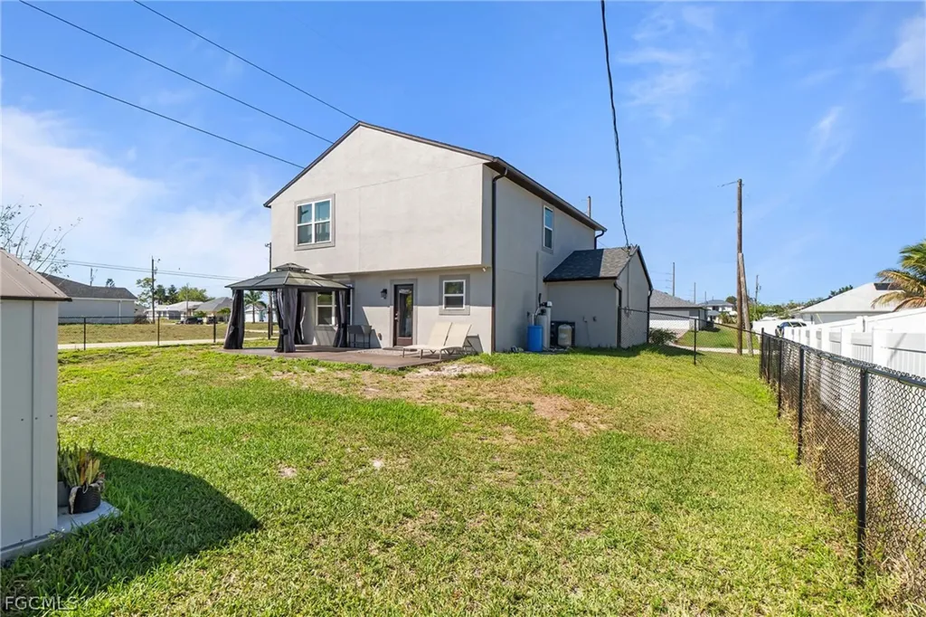 2719 NE 6th Place Cape Coral FL 33909