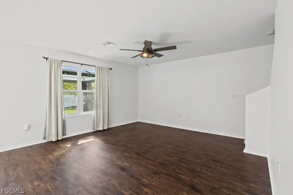 2719 NE 6th Place Cape Coral FL 33909
