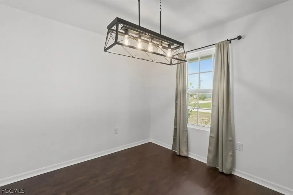 2719 NE 6th Place Cape Coral FL 33909