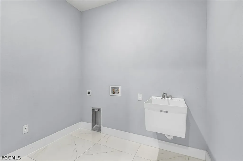 1215 SW 21st Avenue Cape Coral FL 33991
