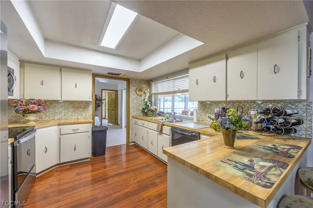 1314 SE 43rd Terrace Cape Coral FL 33904