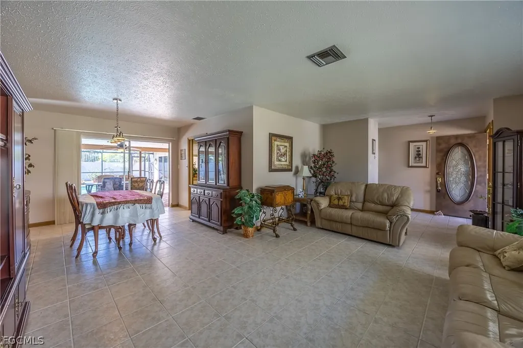 1314 SE 43rd Terrace Cape Coral FL 33904