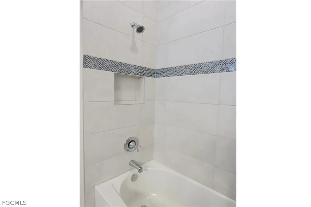 6262 Union Island Way Naples FL 34113