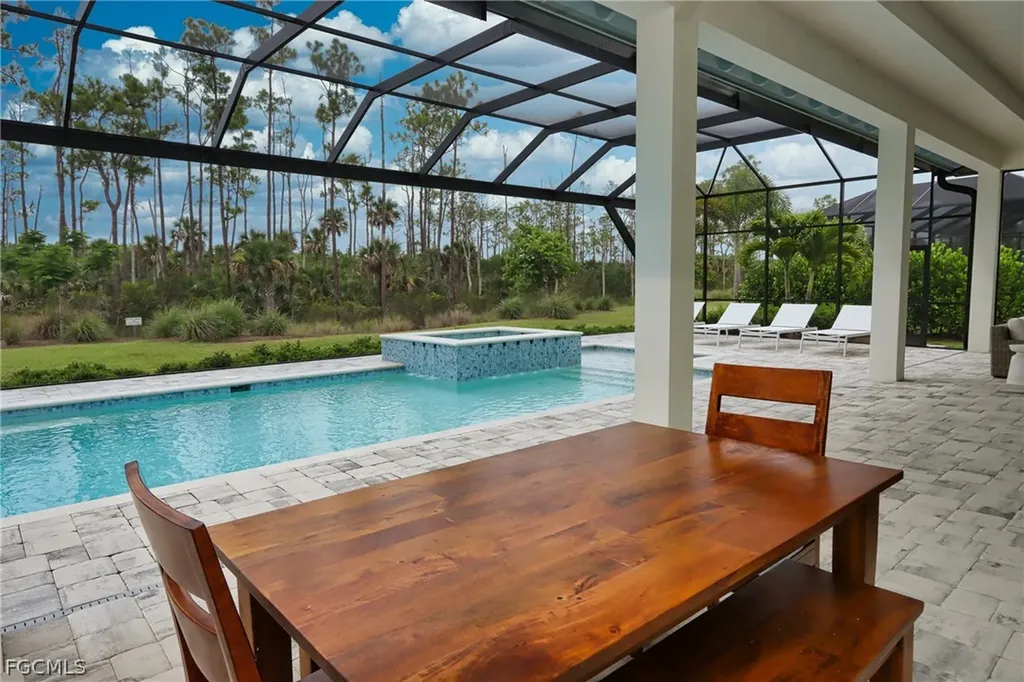 6262 Union Island Way Naples FL 34113