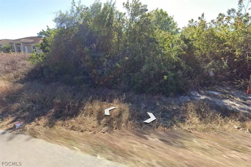 930 Dobbins Street E Lehigh Acres FL 33974