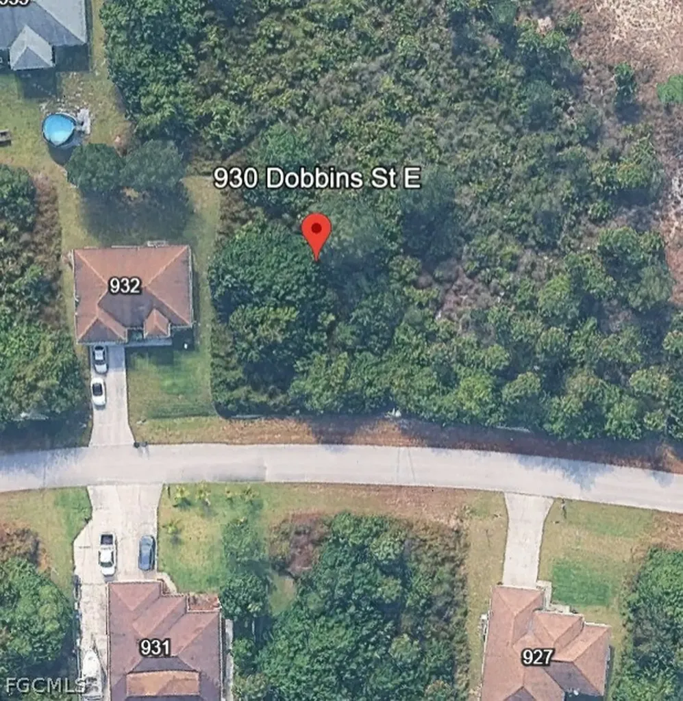 930 Dobbins Street E Lehigh Acres FL 33974