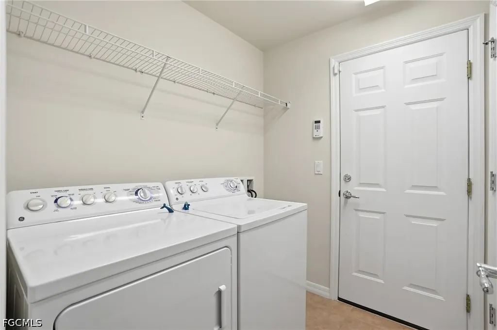 2457 Sutherland Court Cape Coral FL 33991